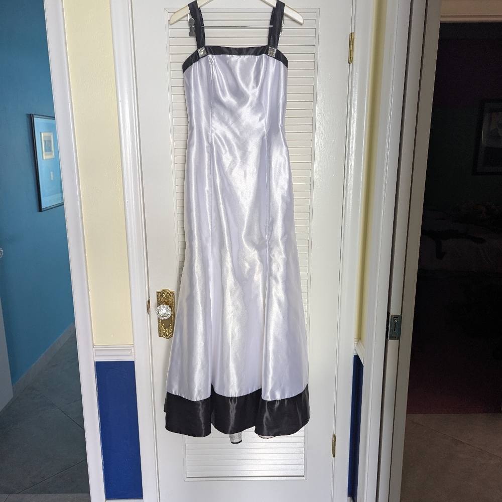 Vintage Y2K Long Formal Dress Black White Shiny Silky Backless Strappy Ribbon 6
